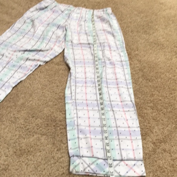 Victoria’s Secret medium white dot print pajamas. - Picture 5 of 7